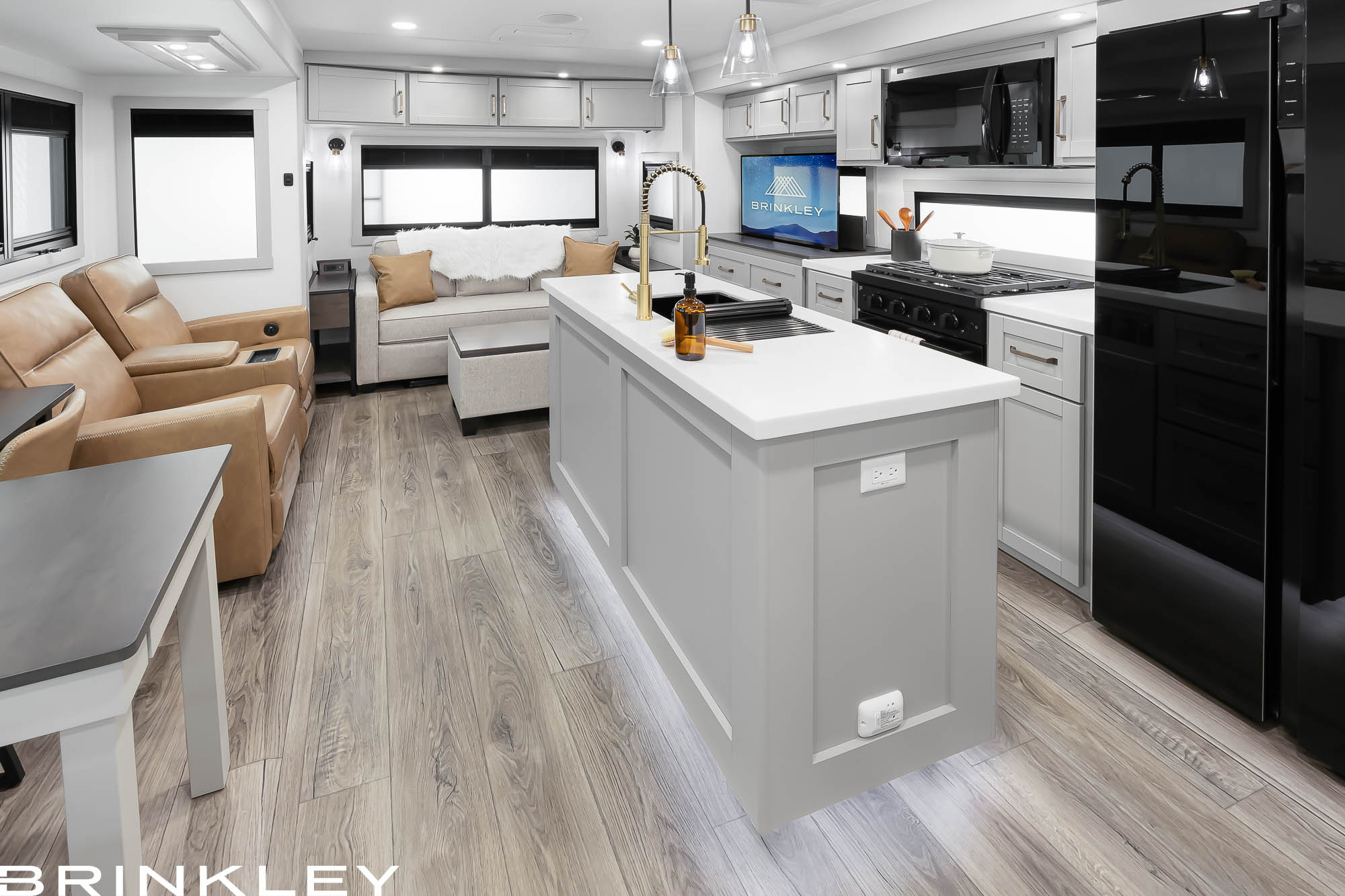 2027 Brinkley AIR 297 photo 2