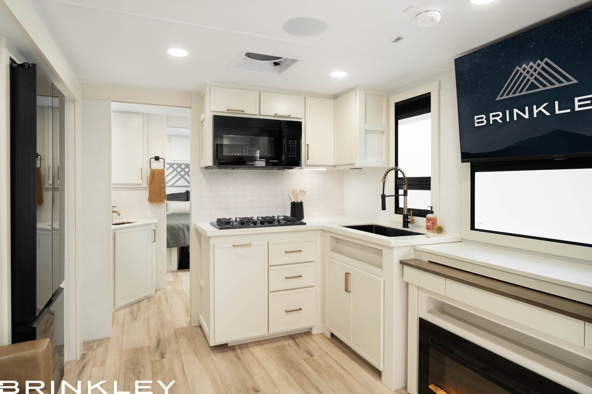 2027 Brinkley Model I 294 photo 2